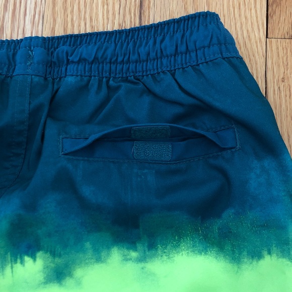 Cat & Jack 2 Pairs of Boys' Swim Shorts Size Medium (8/10) - Picture 4 of 11